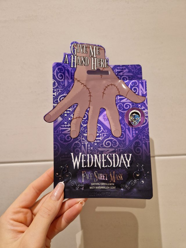 Denkowanie część druga :) Grudzień, kosmetyki w świątecznych opakowaniach lub w świątecznych kolorach: czerwonym, zielonym i złotym 