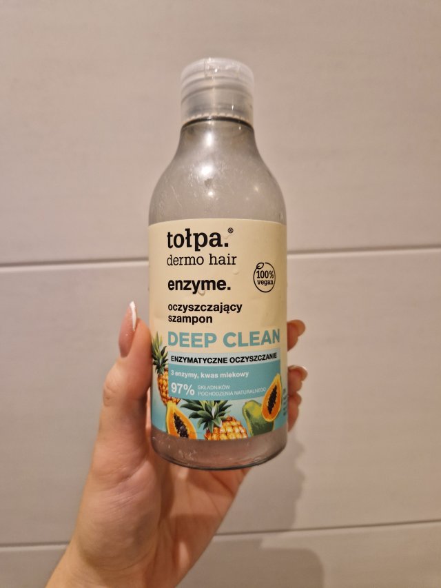 Denkowanie część druga :) Grudzień, kosmetyki w świątecznych opakowaniach lub w świątecznych kolorach: czerwonym, zielonym i złotym 