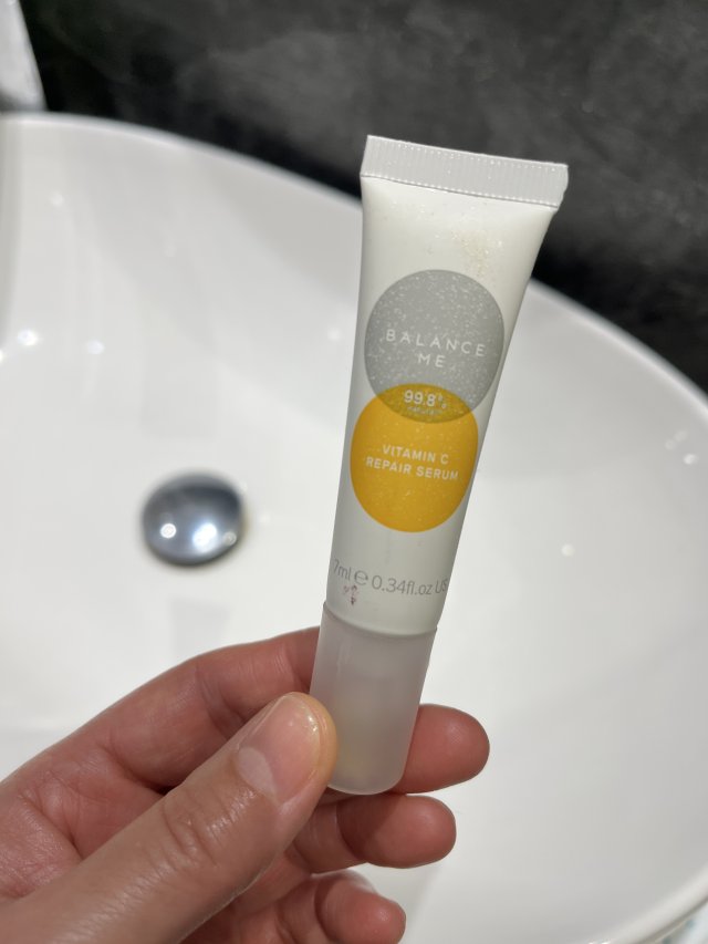 Denkowanie część druga :) Grudzień, kosmetyki w świątecznych opakowaniach lub w świątecznych kolorach: czerwonym, zielonym i złotym 