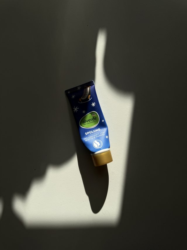 Denkowanie część druga :) Grudzień, kosmetyki w świątecznych opakowaniach lub w świątecznych kolorach: czerwonym, zielonym i złotym 