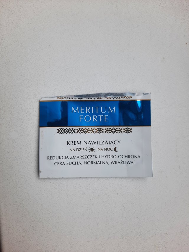 Denkowanie część druga :) Grudzień, kosmetyki w świątecznych opakowaniach lub w świątecznych kolorach: czerwonym, zielonym i złotym 