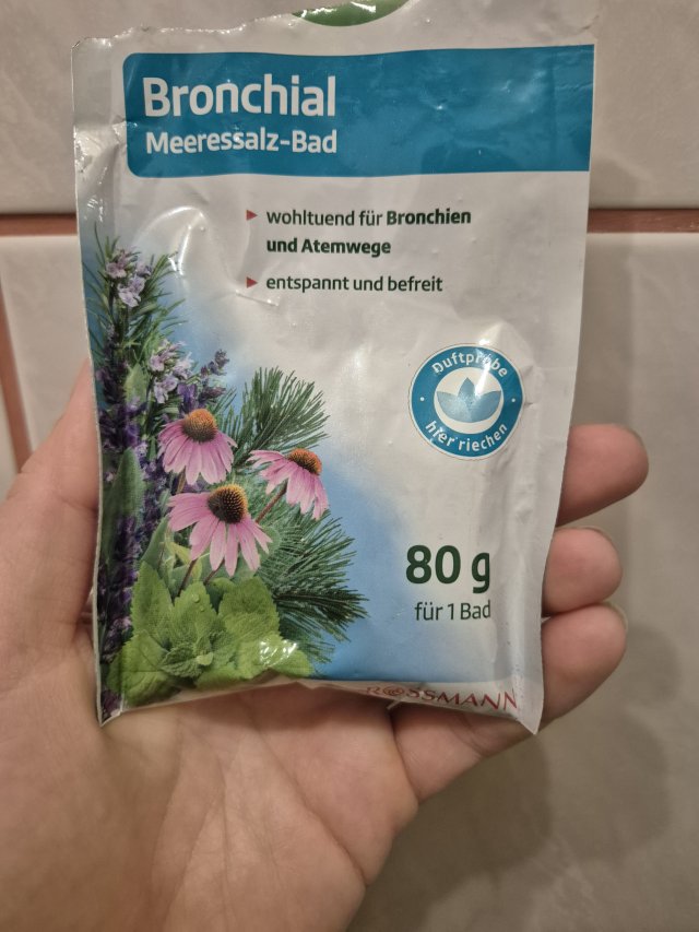 Denkowanie część druga :) Grudzień, kosmetyki w świątecznych opakowaniach lub w świątecznych kolorach: czerwonym, zielonym i złotym 