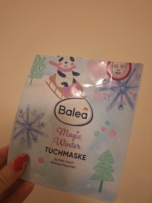 Denkowanie część druga :) Grudzień, kosmetyki w świątecznych opakowaniach lub w świątecznych kolorach: czerwonym, zielonym i złotym 