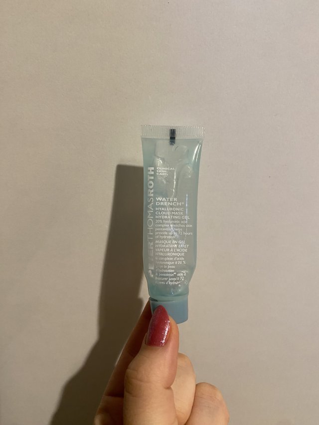 Denkowanie część druga :) Grudzień, kosmetyki w świątecznych opakowaniach lub w świątecznych kolorach: czerwonym, zielonym i złotym 