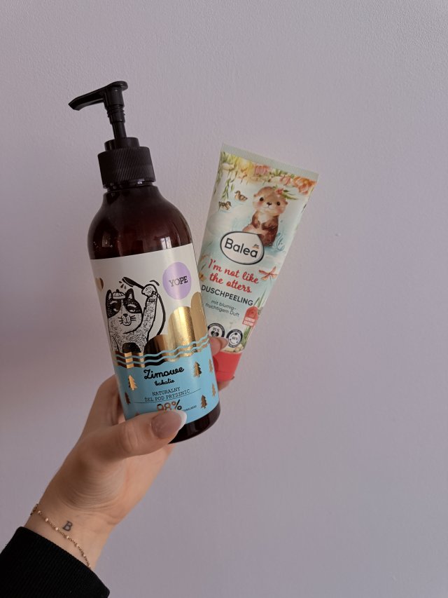 Denkowanie część druga :) Grudzień, kosmetyki w świątecznych opakowaniach lub w świątecznych kolorach: czerwonym, zielonym i złotym 