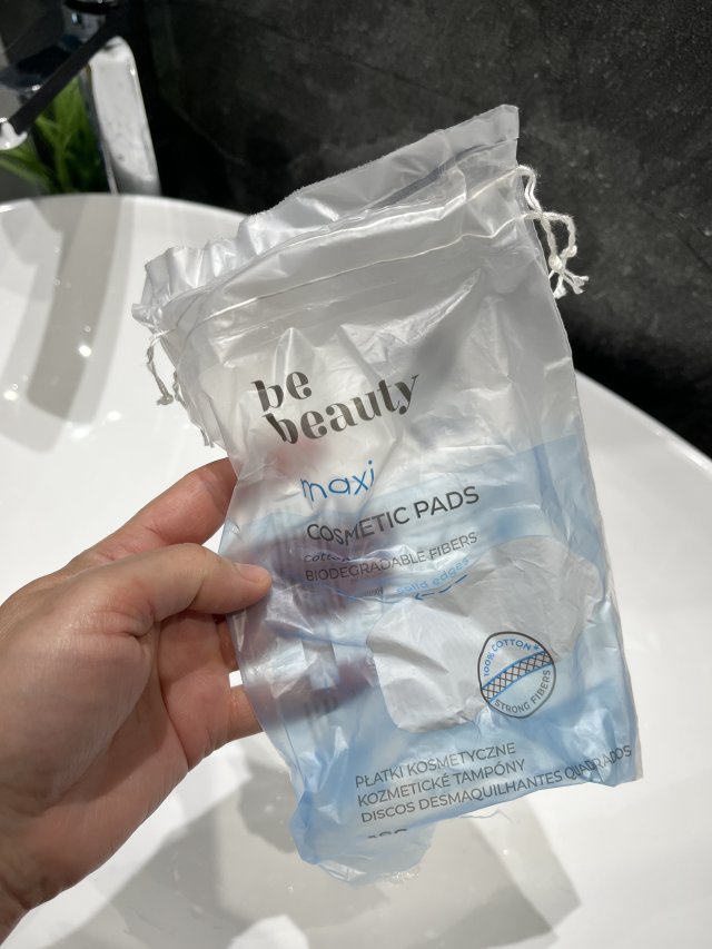 Denkowanie część druga :) Grudzień, kosmetyki w świątecznych opakowaniach lub w świątecznych kolorach: czerwonym, zielonym i złotym 