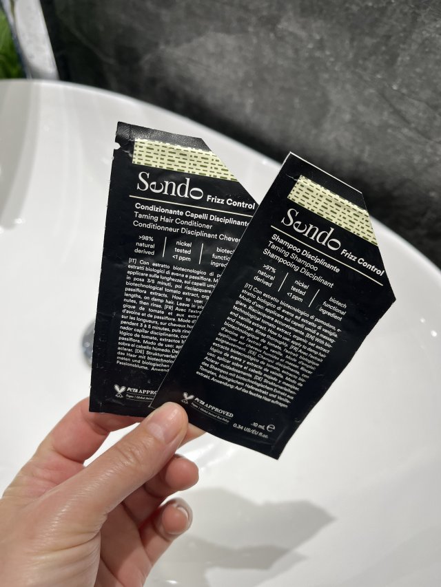 Denkowanie część druga :) Grudzień, kosmetyki w świątecznych opakowaniach lub w świątecznych kolorach: czerwonym, zielonym i złotym 