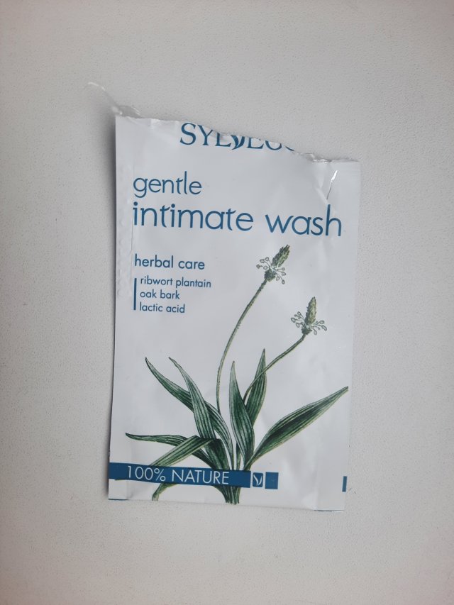 Denkowanie część druga :) Grudzień, kosmetyki w świątecznych opakowaniach lub w świątecznych kolorach: czerwonym, zielonym i złotym 