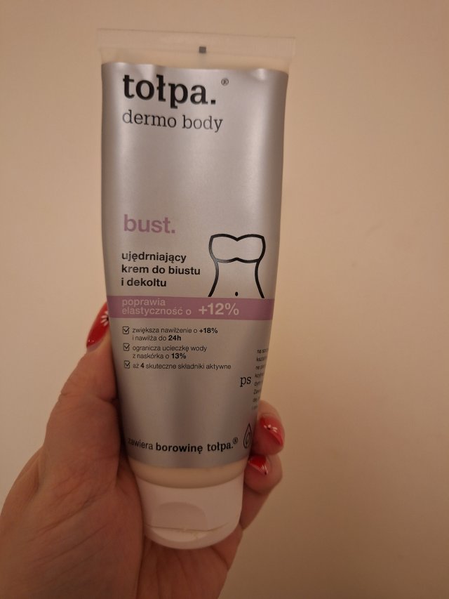 Denkowanie część druga :) Grudzień, kosmetyki w świątecznych opakowaniach lub w świątecznych kolorach: czerwonym, zielonym i złotym 