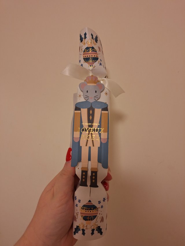 Denkowanie część druga :) Grudzień, kosmetyki w świątecznych opakowaniach lub w świątecznych kolorach: czerwonym, zielonym i złotym 