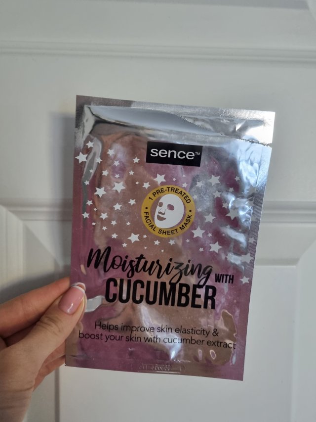 Denkowanie część druga :) Grudzień, kosmetyki w świątecznych opakowaniach lub w świątecznych kolorach: czerwonym, zielonym i złotym 