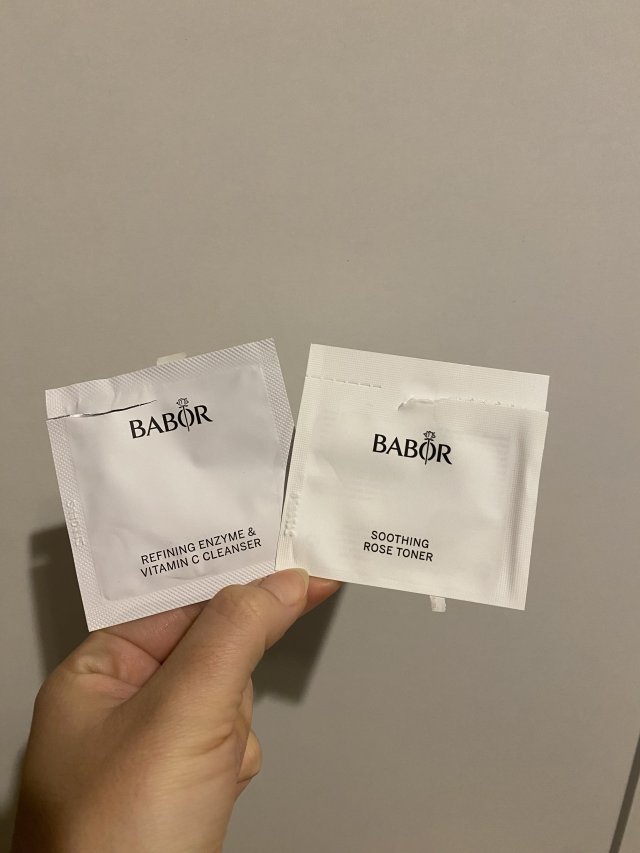 Denkowanie część druga :) Grudzień, kosmetyki w świątecznych opakowaniach lub w świątecznych kolorach: czerwonym, zielonym i złotym 