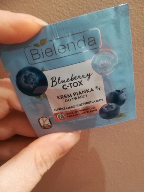 Bielenda Blueberry C-TOX, Krem pianka do twarzy, Nawilżająco-rozświetlająca, Na dzień i na noc