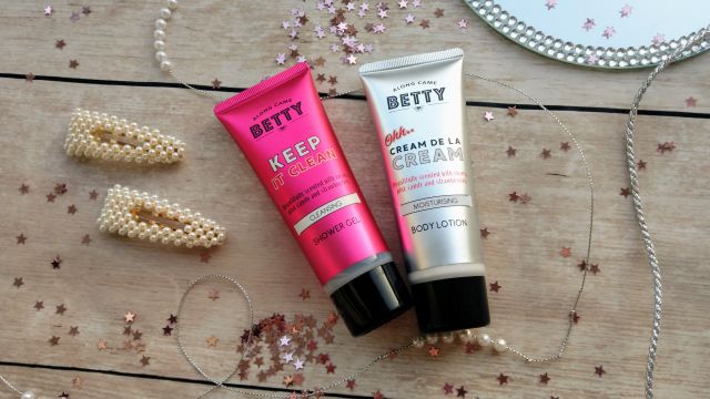 Zestaw kosmetyków Along Came Betty