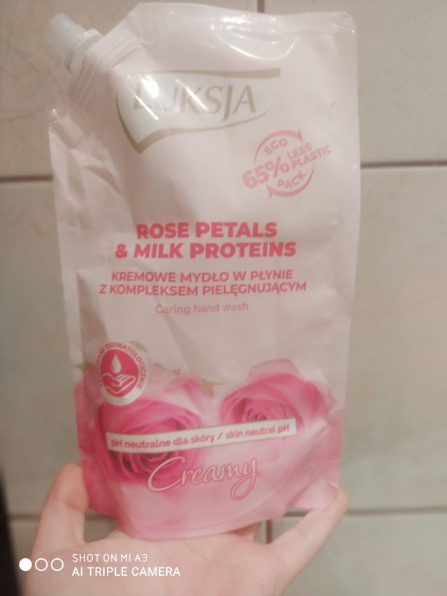Luksja Mydło w płynie, Kremowe, Róża + proteiny mleka