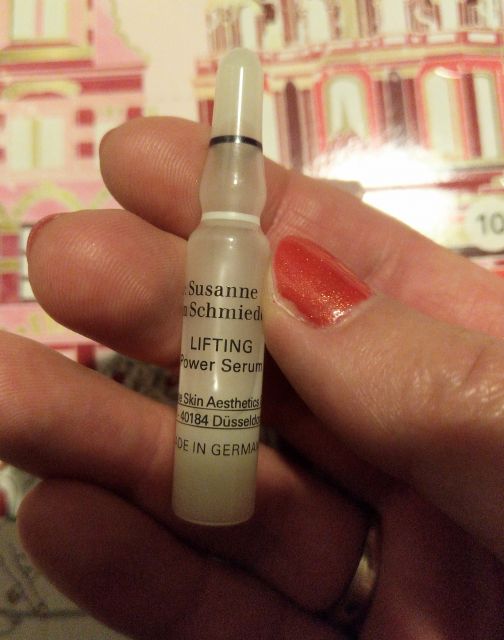 Serum do twarzy kalendarz adwentowy Douglas