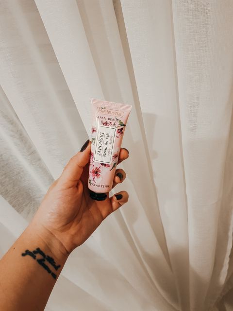 Bielenda Japan Beauty, Krem do rąk, Japoński, Wygładzenie, Wiśnia + Jedwab