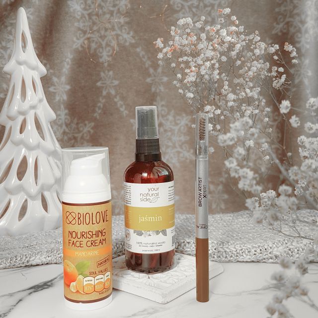 Kosmetyki w odcieniach żółci i pomarańczu