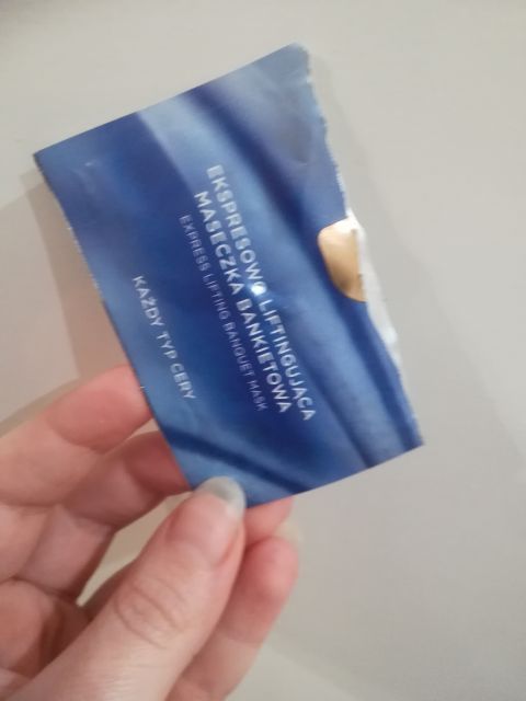 akcja denkowanie! grudzień - kosmetyki w świątecznych opakowaniach i świątecznych kolorach 🎄❄️⛄🎀🎁🎅