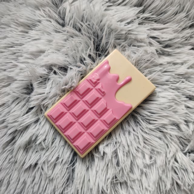 Makeup Revolution Light and Glow, Paleta do konturowania