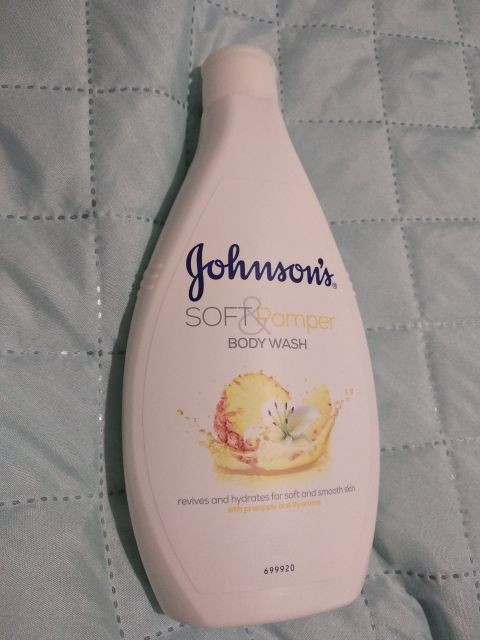 Johnson`s Żel pod prysznic, Soft Pamper, Ananas i Lilia