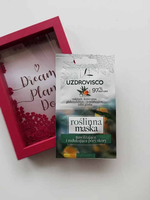 Maseczka nawilżająca i redukująca pory skóry Uzdrovisco 