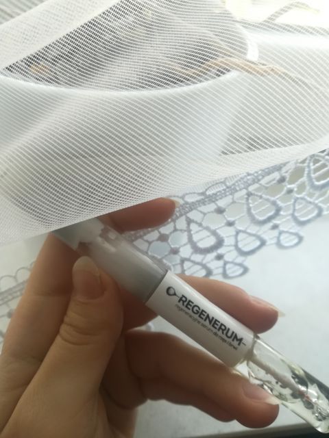 Regenerum Regeneracyjne serum do rzęs i brwi wymagających wzmocnienia