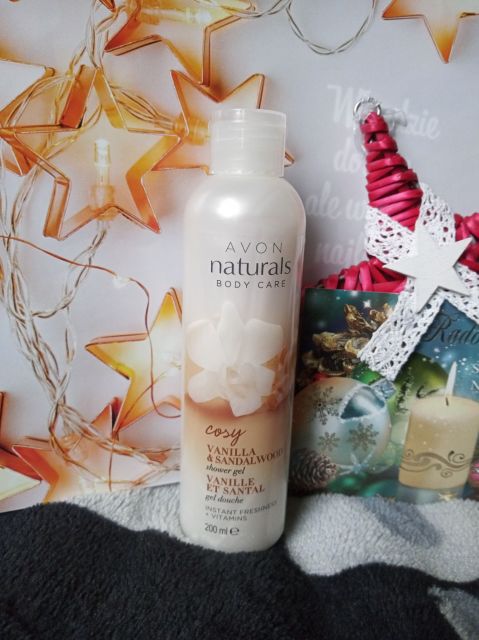 Avon Naturals, Żel pod prysznic, Wanilia i drzewo sandałowe