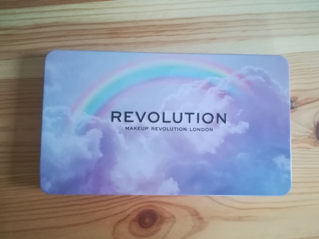 Makeup Revolution Rainbow, Paleta cieni do powiek