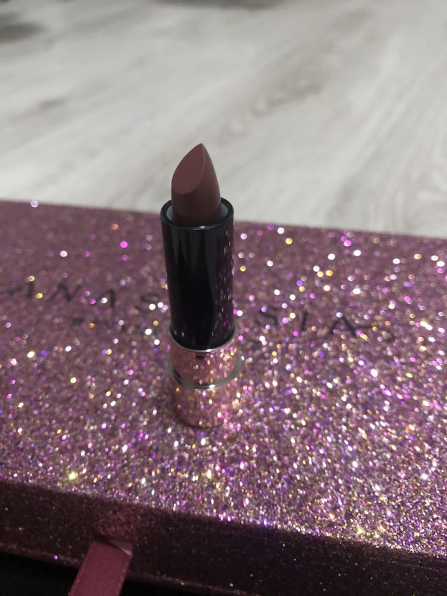 Anastasia Beverly Hills Pomadka do ust, Matte Lipstick, Dead Roses