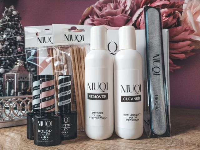 Zestaw prezentów Niuqi biedronka lakier hybrydowy 
