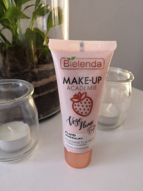 Bielenda Make-Up Academie, Vege Flumi, Fluid do twarzy, Mineralny, nr 01