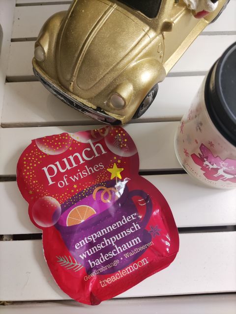 akcja denkowanie! grudzień - kosmetyki w świątecznych opakowaniach i świątecznych kolorach 🎄❄️⛄🎀🎁🎅