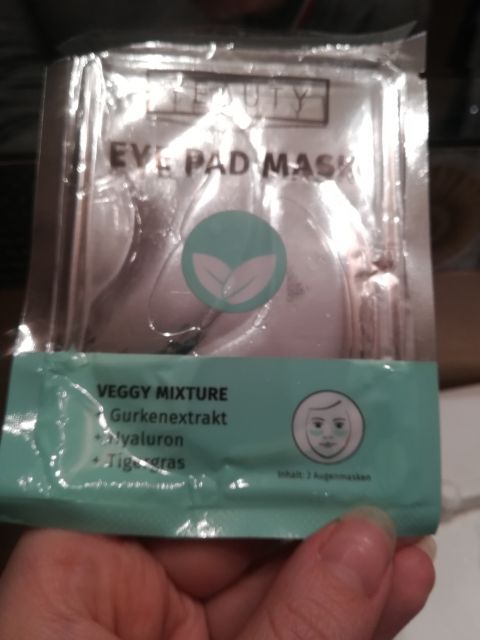 akcja denkowanie! grudzień - kosmetyki w świątecznych opakowaniach i świątecznych kolorach 🎄❄️⛄🎀🎁🎅