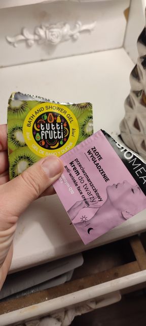 akcja denkowanie! grudzień - kosmetyki w świątecznych opakowaniach i świątecznych kolorach 🎄❄️⛄🎀🎁🎅