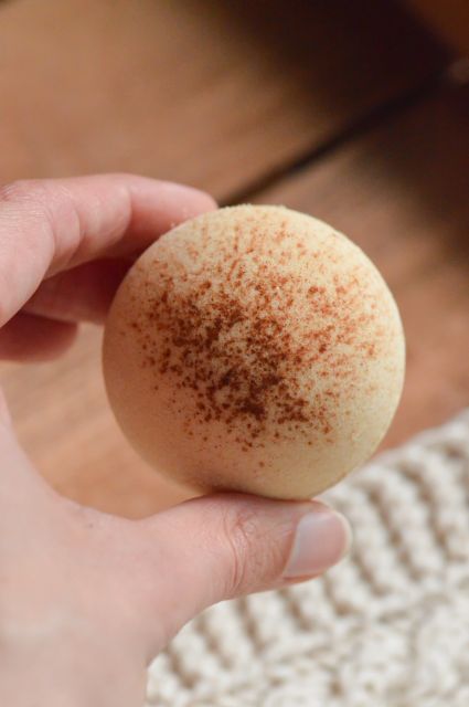 Stara Mydlarnia Kula do kąpieli, Cynamon, Z olejkiem migdałowym i avocado 