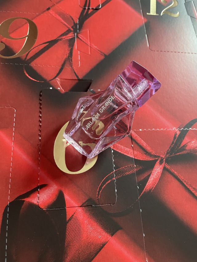 Ariana Grande Woda perfumowana, R.E.M EDP