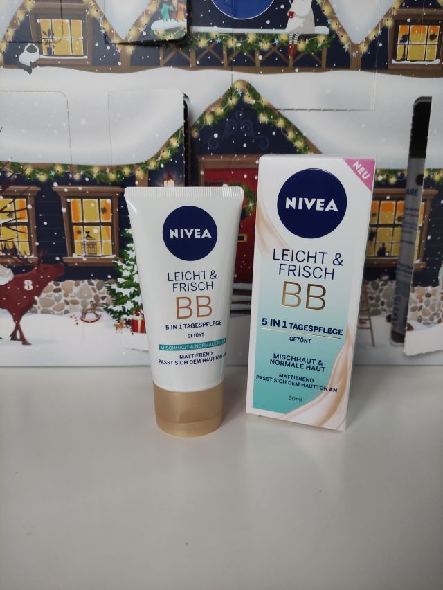 Nivea BB Cream, Krem do twarzy, Nawilżający, Cera jasna
