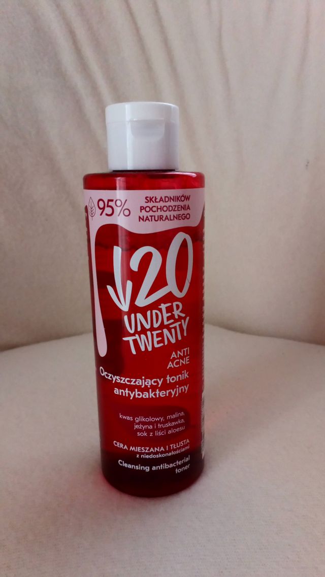 Under Twenty Anti acne, oczyszczajacy tonik antybakteryjny, z owoców leśnych 