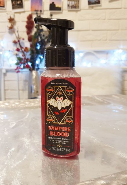 Bath & Body Works Mydło do rąk w piance, Vampire Blood