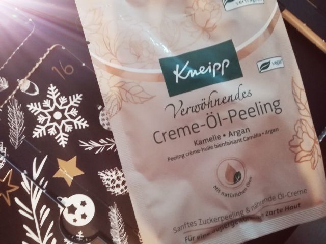 Kneipp Peeling do ciała, Verwöhnend, Kamelia i argan