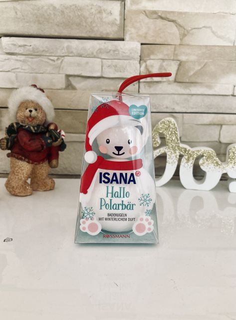 Isana Hallo Polarbär, kule do kąpieli o zimowym zapachu
