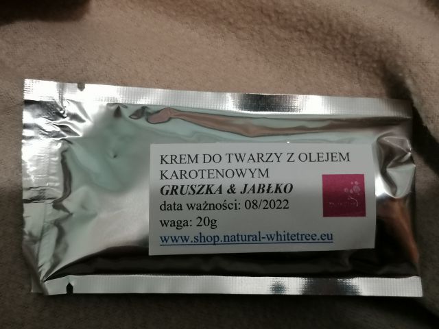Natural Whitetree Cosmetics Krem do twarzy z olejem karotenowym. Zapach gruszka&jabłko. 