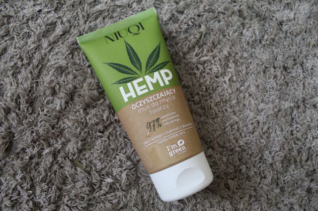 NIUQI Hemp, Oczyszczający mus do mycia twarzy