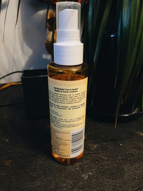 Neutrogena Clean Soothe mgiełka do twarzy