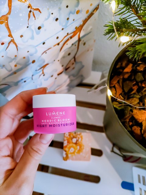 Lumene [Lumo], Nordic Bloom, Przeciwzmarszczkowy i ujędrniający krem ​​nawilżający na noc