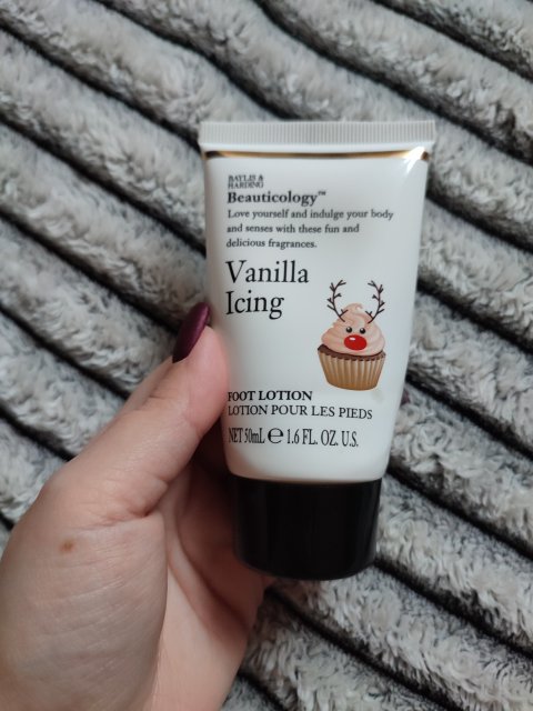 akcja denkowanie! grudzień - kosmetyki w świątecznych opakowaniach i świątecznych kolorach 🎄❄️⛄🎀🎁🎅