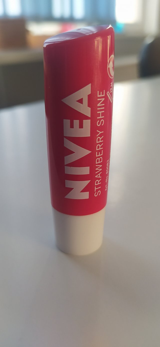 Nivea Pomadka do ust, Fruty Shine, Strawberry