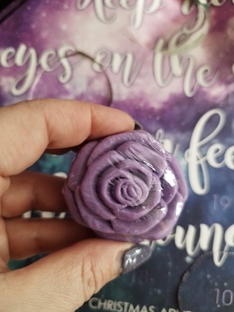 Style and Graceuk Galaxy Bath & Body adent calender, Mydełko róża fioletowa 