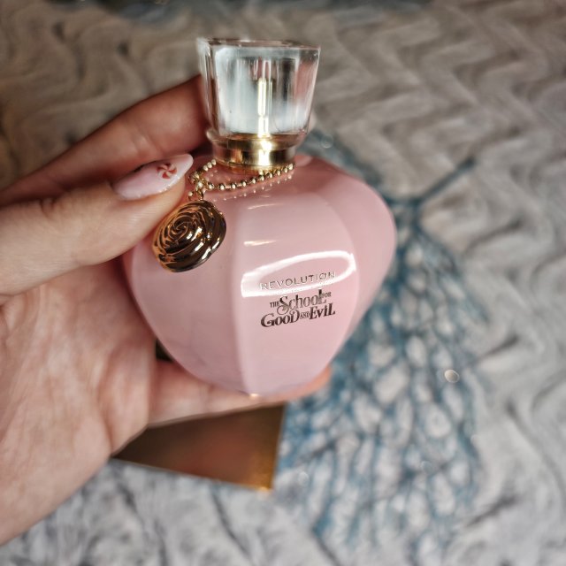 Makeup Revolution The School for good and Evil, Woda perfumowana, Evers